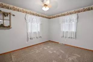 1608 Sunnyslope Dr, Crown Point, IN 46307 - Photo 10