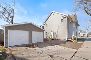 202 Jefferson Ave, La Porte, IN 46350 - Photo 2