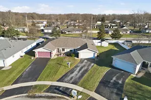 310 Pine Ridge Cir, Lowell, IN 46356 - Photo 28