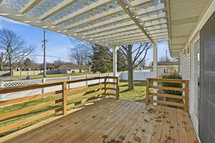 310 Pine Ridge Cir, Lowell, IN 46356 - Photo 22