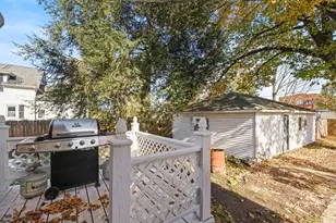 305 C St, La Porte, IN 46350 - Photo 4