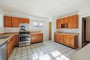 305 C St, La Porte, IN 46350 - Photo 10