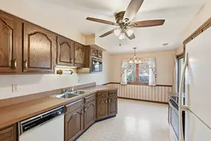 2022 Windsor Ct, Schererville, IN 46375 - Photo 6