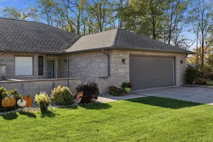 239 Laura Ln, Hobart, IN 46342 - Photo 16