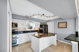 397 W Millport Dr, Valparaiso, IN 46385 - Photo 4