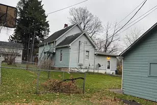 710 John St, La Porte, IN 46350 - Photo 4