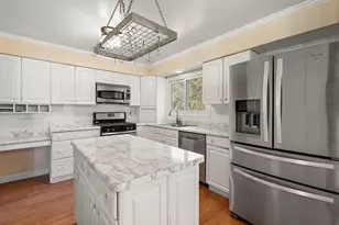 1586 Sunnyslope Dr, Crown Point, IN 46307 - Photo 10