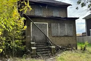 441 Tyler St, Gary, IN 46402 - Photo 2