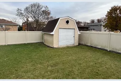 18539 Country Lane, Lansing, IL 60438 - Photo 4