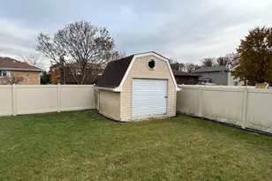 18539 Country Ln, Lansing, IL 60438 - Photo 4