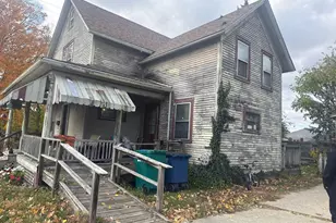 207 McCollum St, La Porte, IN 46350 - Photo 2