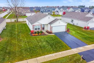 515 E 117th Pl, Crown Point, IN 46307 - Photo 2