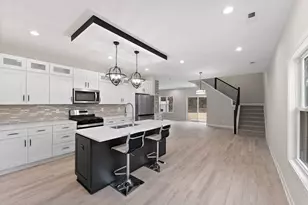 5788 Adams St, Merrillville, IN 46410 - Photo 4