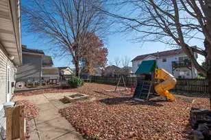 6717 Blackstone Cir, Portage, IN 46368 - Photo 4