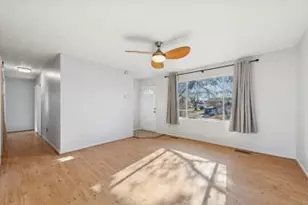 317 Midway Dr, Valparaiso, IN 46385 - Photo 4