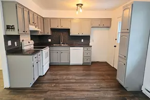 11535 Sandhill Trail, Demotte, IN 46310 - Photo 6