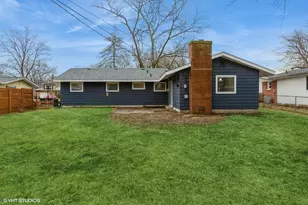 121 Belmont Ct, Michigan City, IN 46360 - Photo 2