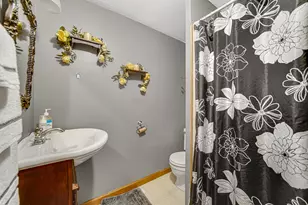 709 Beverly Dr, Hebron, IN 46341 - Photo 18