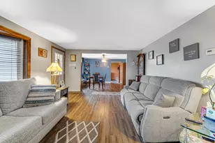 709 Beverly Dr, Hebron, IN 46341 - Photo 4