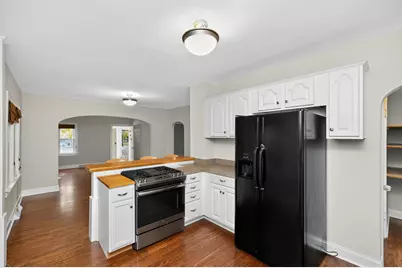 321 W Johnson Road, La Porte, IN 46350 - Photo 8