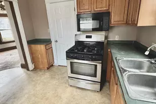 809 Chicago St, La Porte, IN 46350 - Photo 2