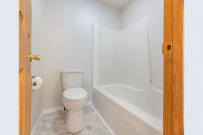 147 Mallard Pointe Drive, Valparaiso, IN 46385 - Photo 8