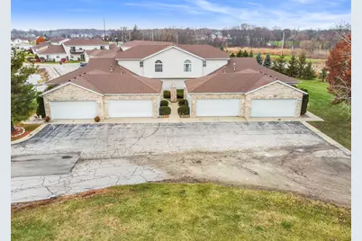 147 Mallard Pointe Drive, Valparaiso, IN 46385 - Photo 2