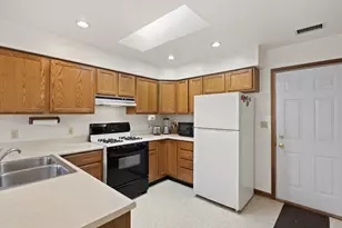 3520 171st Pl, Hammond, IN 46323 - Photo 8