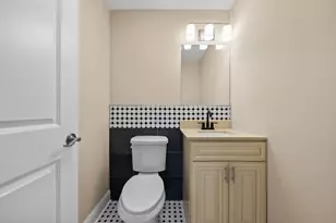 515 School St, East Chicago, IN 46312 - Photo 8