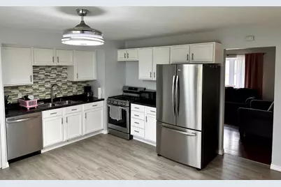 421 Sandalwood Drive, Valparaiso, IN 46385 - Photo 6