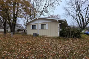 2031 S Daly Ave, Muncie, IN 47302 - Photo 8