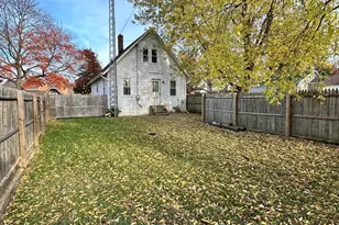 722 S Market St, Winamac, IN 46996 - Photo 4