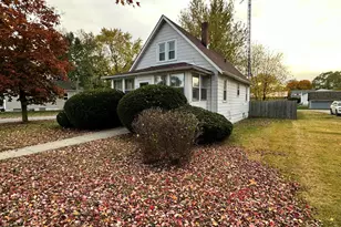 722 S Market St, Winamac, IN 46996 - Photo 2