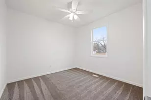 204 W 12th St, La Porte, IN 46350 - Photo 14