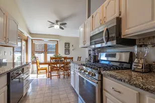 257 Pineview Ln, Valparaiso, IN 46383 - Photo 14