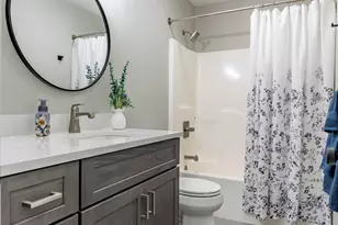 1607 Geranium Cir, Valparaiso, IN 46383 - Photo 12