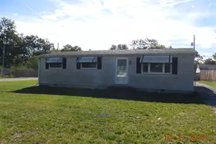 93 Lincoln Ave, Hobart, IN 46342 - Photo 2