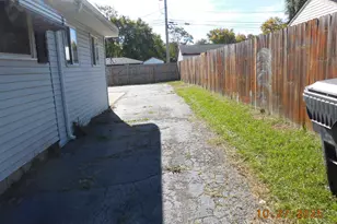 93 Lincoln Ave, Hobart, IN 46342 - Photo 4