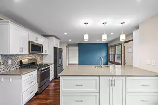 2595 W 65th Ave, Merrillville, IN 46410 - Photo 14