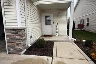 103 Summertree Dr, Chesterton, IN 46304 - Photo 2