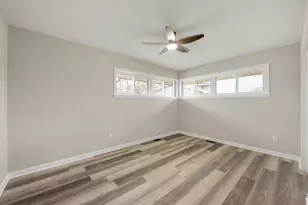 5585 Jackson St, Merrillville, IN 46410 - Photo 12