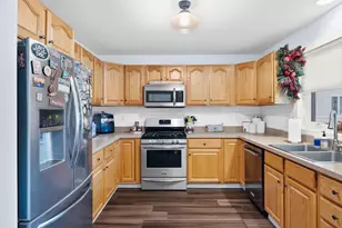 8407 Heron Lake Rd, Saint John, IN 46373 - Photo 10