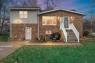 706 N Colfax St, Griffith, IN 46319 - Photo 2