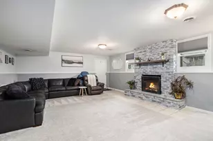 8838 Madison Ct, Munster, IN 46321 - Photo 14