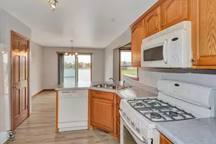 7646 Amanda's Way, Crown Point, IN 46307 - Photo 10