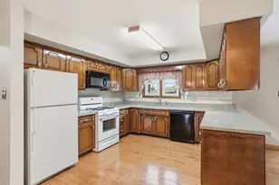 1917 Kennedy Ave, Schererville, IN 46375 - Photo 6