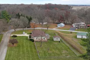 245 E Frank Blvd, Winamac, IN 46996 - Photo 2