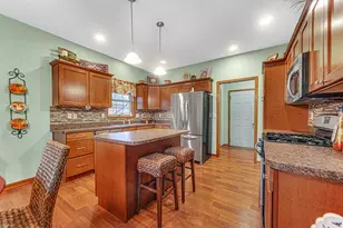 3252 Mockingbird Ln, Valparaiso, IN 46383 - Photo 10