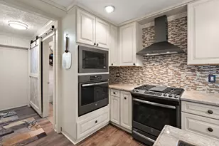 2405 Kings Ct, Dyer, IN 46311 - Photo 6