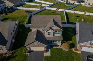 9351 Chestnut Cv, Saint John, IN 46373 - Photo 2